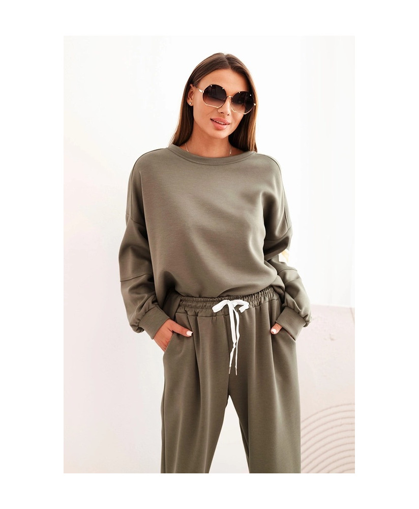 Dámsky komplet s voľnou mikinou a nohavicami s nápisom LOVE