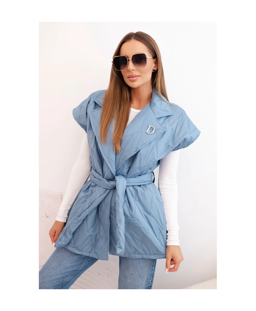 Dámska prešívaná vesta s opaskom a širokým golierom