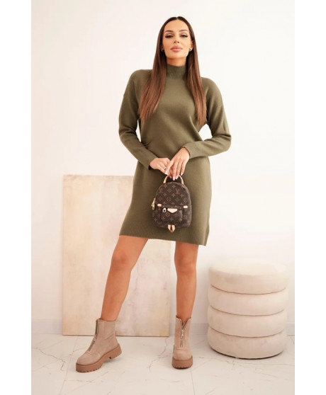 Dámske šaty s golierom