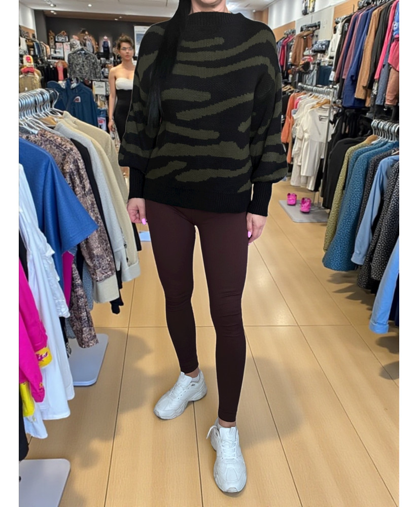 Dámsky svetrík so širokými rukávmi