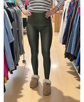 Štýlové kožené legíny s flísovým zateplením