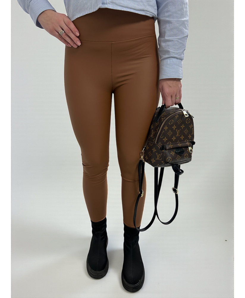 Zateplené a sťahujúce kožené legíny