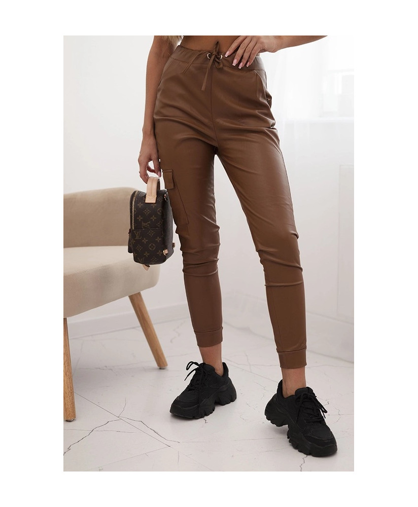 Dámske nohavice z ekokože s vreckami