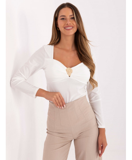 Dámska blúzka s výstrihom